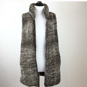 Fuzzy Sherpa Altar’d state vest brown grey